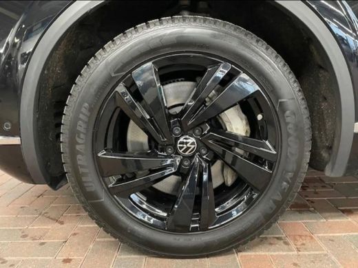 Volkswagen Touareg 3.0 TSi eHybrid 4MOTION ActivLease financial lease