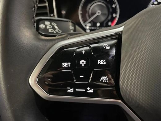 Volkswagen Touareg 3.0 TSi eHybrid 4MOTION ActivLease financial lease