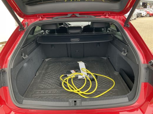 Volkswagen Arteon Shooting Brake 1.4 TSI 272pk eHybrid R-Line Business+ PHEV Plug-in Kings Red Metallic ActivLease financial lease