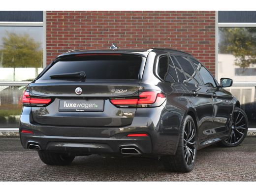 BMW 5 Serie Touring 530d 286pk M-Sport Pano ACC 20inch Comf-stoel HUD HiFi ActivLease financial lease
