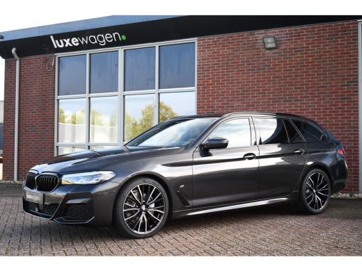 BMW 5 Serie Touring 530d 286pk M-Sport Pano ACC 20inch Comf-stoel HUD HiFi ActivLease financial lease