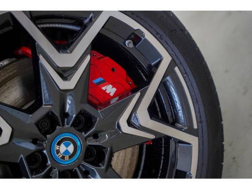 BMW iX2 eDrive20 M Sportpakket Pro ActivLease financial lease
