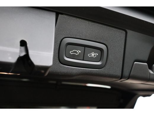 Volvo  XC60 B5 Plus Dark | Trekhaak | Schuifdak | Camera | Stoelverwarming | Lederen Dashboard | Elektrische ... ActivLease financial lease