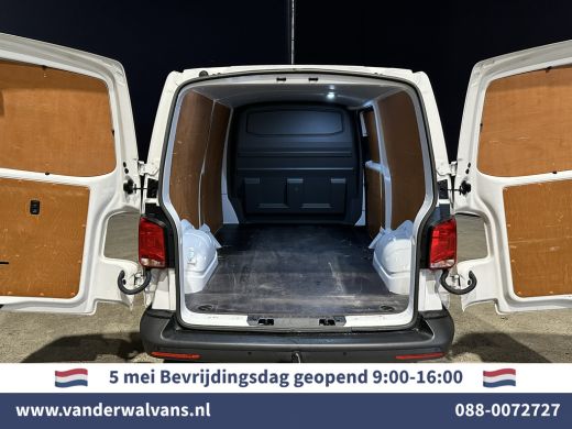 Volkswagen Transporter 2.0 TDI 150pk L2H1 Euro6 Airco | Trekhaak | Apple Carplay | Android Auto Parkeersensoren, Cruisec... ActivLease financial lease