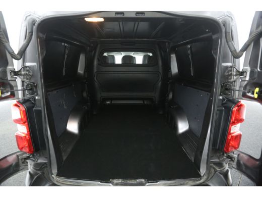 Toyota ProAce 2.0 D-4D L3H1 Dubbele Cabine l Airco Cruise PDC 6 Persoons Metallic ActivLease financial lease