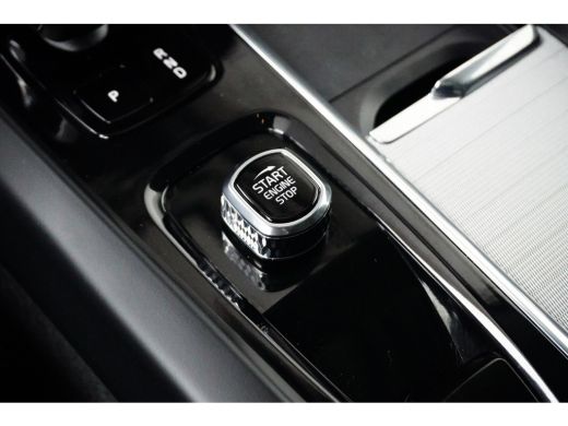 Volvo  XC60 Recharge T6 AWD Ultimate Dark | Harman/ Kardon | Adaptieve Cruise | 22" | Trekhaak | HUD | ActivLease financial lease