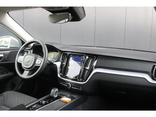 Volvo  V60 B4 Mild Hybrid Core | Adaptieve cruise | Camera | DAB | Stoel / stuurverwarming ActivLease financial lease