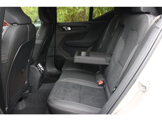 Volvo  XC40 Single Motor Extended Range Plus 82 kWh | Warmtepomp | Adaptive Cruise | Camera | Snel leverbaar! ActivLease financial lease