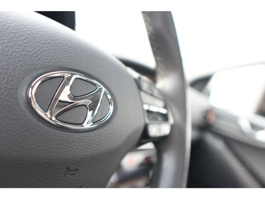 Hyundai IONIQ Premium EV NL AUTO | PANO | LEDER | CARPLAY | CAMERA | 2de PINSTERDAG GEOPEND VAN 10:00 T/M 16:00... ActivLease financial lease