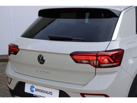 Volkswagen T-Roc 1.0 TSI 110 6MT Life Business Zijruiten achter en achterruit getint, 65% lichtabsorberend ActivLease financial lease