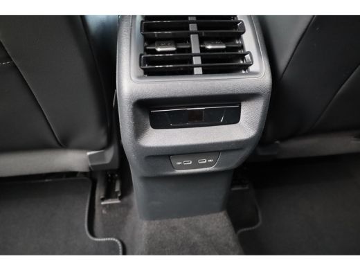 Volkswagen Tiguan 1.5 eTSI R-Line Business 110kW / 150PK Rondomzicht camera, high end audioinstallatie, verwarmbare... ActivLease financial lease