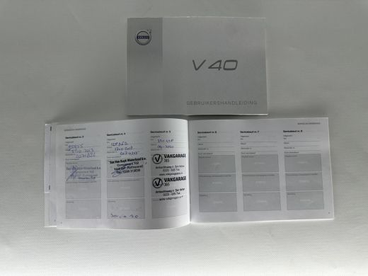 Volvo  V40 2.0 D2 R-Design-Pack Business *XENON | LEDER-ALCANTARA | NAVI-FULLMAP | ECC | PDC | SPORT-SEATS |... ActivLease financial lease