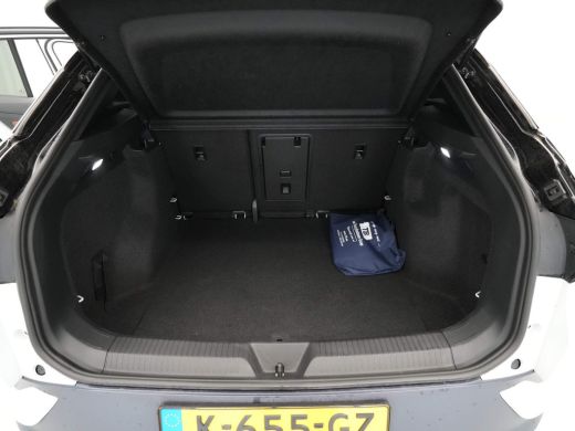 Volkswagen ID.4 First 204pk 77 kWh Navigatie Stuurverwarming Camera Acc demo AG ActivLease financial lease