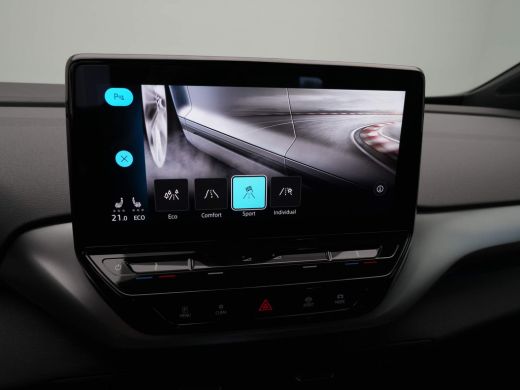 Volkswagen ID.4 First 204pk 77 kWh Navigatie Stuurverwarming Camera Acc demo AG ActivLease financial lease
