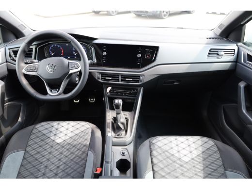 Volkswagen Polo 1.0 TSI R-Line 95PK / 70kW, Digital cockpit pro, achteruitrijcamera, 2-zone climatronic, DAB+, LE... ActivLease financial lease