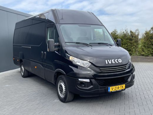 Iveco Daily 35S16 2.3 AUTOMAAT / TREKHAAK / 3500 KG AHG / CAMERA / NAVI / AIRCO / CRUISE / 3-ZITS ActivLease financial lease