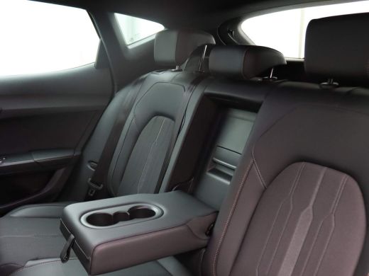 Seat Formentor 1.4 e-Hybrid Adrenaline 245PK DSG Achteruitrijcamera, winterpakket, keyless, side assist, 19'' li... ActivLease financial lease