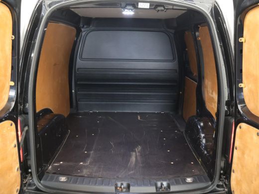 Volkswagen Caddy 2.0 TDI + 18 INCH LMV / APPLE CARPLAY / NAVIGATIE / TREKHAAK / DAB+ ActivLease financial lease