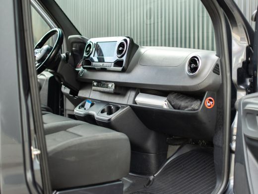 Mercedes Sprinter 319 3.0 CDI L2H2 | 360 camera | MBUX | LED | Luchtgeveerde stoel | EURO 6 | 3500KG trekgewicht ActivLease financial lease