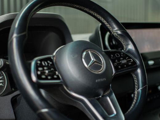 Mercedes Sprinter 319 3.0 CDI L2H2 | 360 camera | MBUX | LED | Luchtgeveerde stoel | EURO 6 | 3500KG trekgewicht ActivLease financial lease