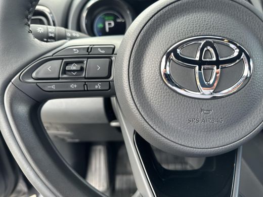 Toyota Yaris 1.5 Hybrid Executive Line | 06-10141018 Voor meer informatie ActivLease financial lease