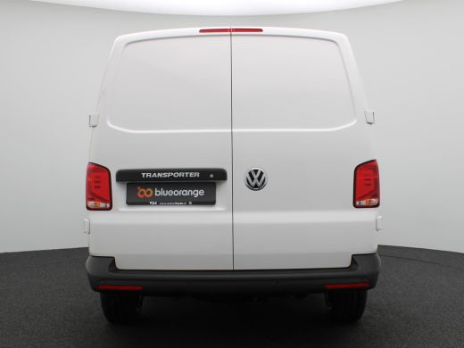 Volkswagen Transporter 2.0 TDI 28 L1H1 150PK Navigatie, stoelverwarming, App-Connect, park distance control, airco, bijr... ActivLease financial lease
