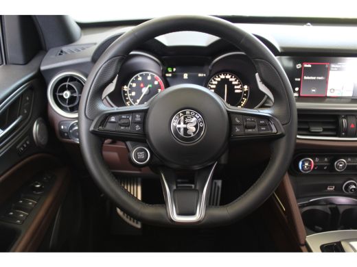 Alfa Romeo Stelvio 2.0T 280PK AWD Veloce Leder | Geheugen | Harman Kardon | Adaptief | Blind-spot ActivLease financial lease