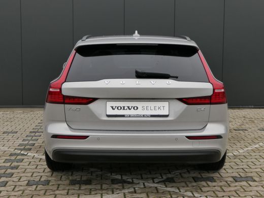 Volvo  V60 B4 |Adaptive Cruise | Camera | 18" | Trekhaak | All Season banden | Navigatie ActivLease financial lease