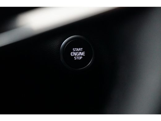 Volvo  XC40 T4 Recharge R-Design | Park Assist Pack | Alcantara | Getint glas | Verwarmbare voorruit | Draadl... ActivLease financial lease