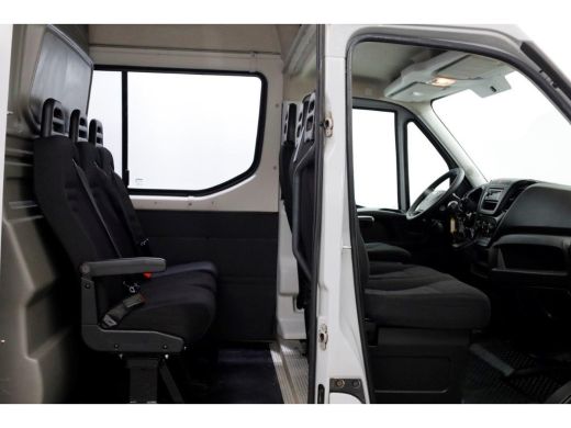 Iveco Daily 35C15 3.0 150pk E6 L2H2 D.C. Airco Trekhaak 3500kg 10-2017 ActivLease financial lease
