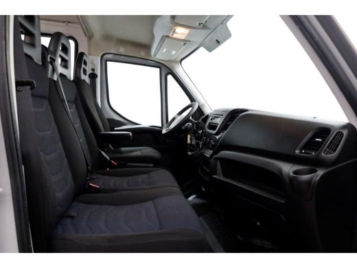 Iveco Daily 35C15 3.0 150pk E6 L2H2 D.C. Airco Trekhaak 3500kg 10-2017 ActivLease financial lease