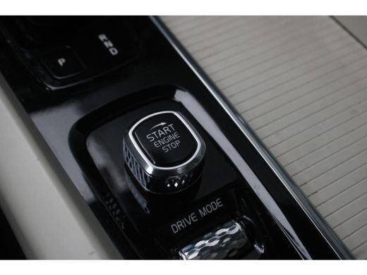 Volvo  V60 B3 GT Business Pro | Panoramadak | BLIS | Trekhaak | Adaptieve cruise | Camera | DAB ActivLease financial lease