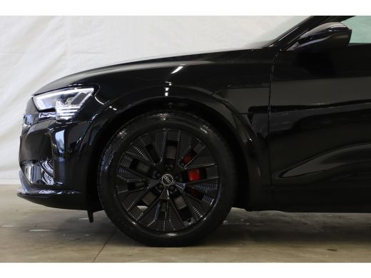 Audi Q8 e-tron 50 quattro 250kW/340pk S-Edition 95 kWh Matrix Led Trekhaak 40 ActivLease financial lease
