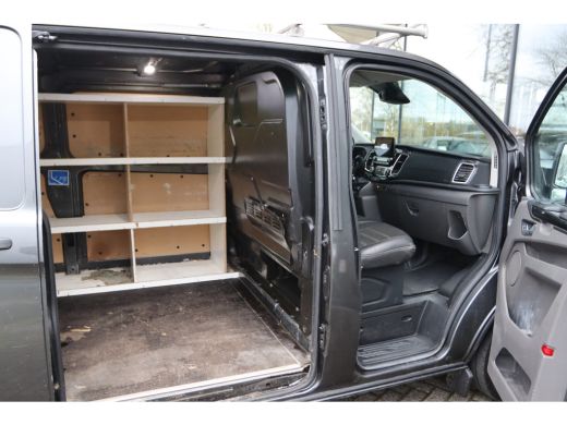 Ford Transit Custom 300 2.0 TDCI L2H1 LIMITED | APPLE CARPLAY | XENON | CAMERA | TREKHAAK | CRUISE | LMV ActivLease financial lease