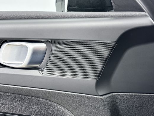 Volvo  XC40 Single Motor Extended Range Plus 82 kWh | 20" | Nubuck Microtech | Getint glas ActivLease financial lease