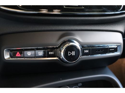 Volvo  C40 Single Motor Extended Range Plus | Camera | Keyless Drive | Stoel en Stuurwielverwarming | Warmte... ActivLease financial lease