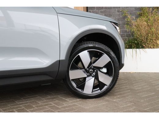 Volvo  XC40 Single Motor Extended Range Ultimate | 360° Camera | 20 Inch | Extra getint glas achter | Harman ... ActivLease financial lease
