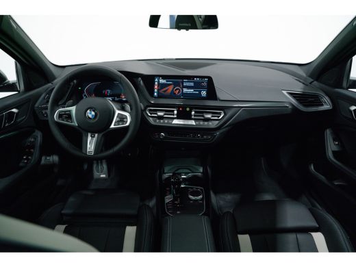 BMW 1 Serie 5-deurs 120i M Sportpakket Pro Aut. ActivLease financial lease