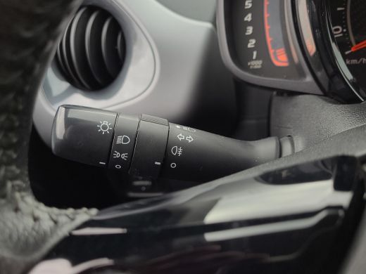 Toyota Aygo 1.0 VVT-i x-play | Airco | Parkeercamera | Rijklaarprijs incl. garantie | ActivLease financial lease