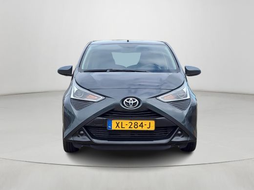Toyota Aygo 1.0 VVT-i x-play | Airco | Parkeercamera | Rijklaarprijs incl. garantie | ActivLease financial lease