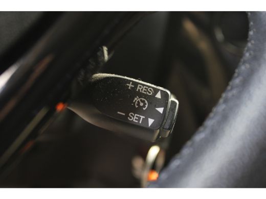 Peugeot 108 108 5-deurs Allure 1.0 e-VTi 72pk | NAVI | CLIMA | LICHTMETAAL | DONKER GLAS | DAB | ALLSEASON BA... ActivLease financial lease