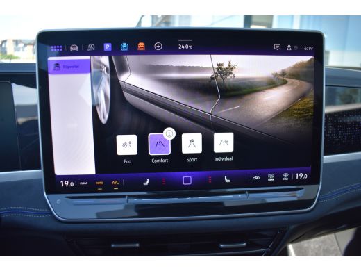 Volkswagen Passat Variant Volkswagen 1.5 eTSI 150PK DSG-7 R-Line | PANORAMADAK | SPORTSTOELEN ActivLease financial lease