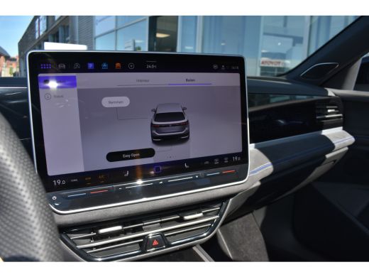 Volkswagen Passat Variant Volkswagen 1.5 eTSI 150PK DSG-7 R-Line | PANORAMADAK | SPORTSTOELEN ActivLease financial lease