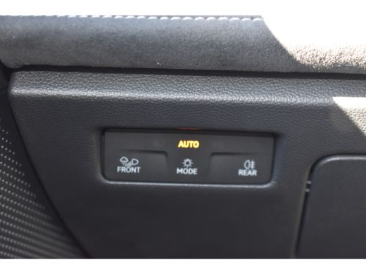 Volkswagen Passat Variant Volkswagen 1.5 eTSI 150PK DSG-7 R-Line | PANORAMADAK | SPORTSTOELEN ActivLease financial lease