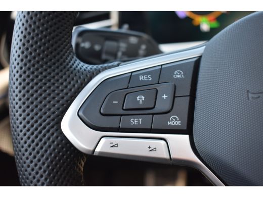 Volkswagen Passat Variant Volkswagen 1.5 eTSI 150PK DSG-7 R-Line | PANORAMADAK | SPORTSTOELEN ActivLease financial lease