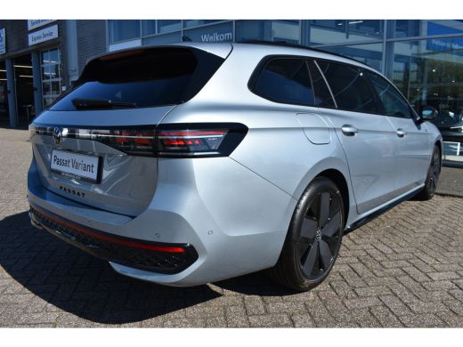 Volkswagen Passat Variant Volkswagen 1.5 eTSI 150PK DSG-7 R-Line | PANORAMADAK | SPORTSTOELEN ActivLease financial lease