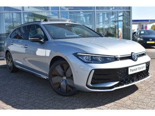 Volkswagen Passat Variant Volkswagen 1.5 eTSI 150PK DSG-7 R-Line | PANORAMADAK | SPORTSTOELEN