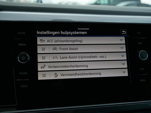 Volkswagen Taigo 1.0 TSI 110 6MT Style SUV | Handgeschakeld | Bekleding 'ArtVelours' | Dak Pakket | Diefstalalarm ... ActivLease financial lease