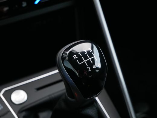 Volkswagen Taigo 1.0 TSI 110 6MT Style SUV | Handgeschakeld | Bekleding 'ArtVelours' | Dak Pakket | Diefstalalarm ... ActivLease financial lease