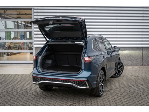 Volkswagen Tiguan Volkswagen R-Line Business | Inclusief € 2000,- inruilvoordeel Inclusief € 2000,- inruilvoordeel ... ActivLease financial lease